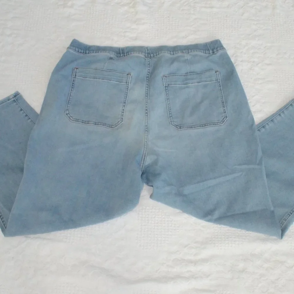 Madewell Pull-On Relaxed Jeans in Bellview Wash XL - Picture 6 of 16